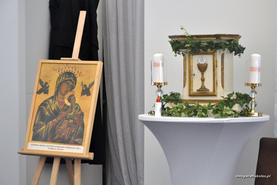 009 Pierwsza Eucharystia.jpg